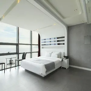 Nuri *** Busan